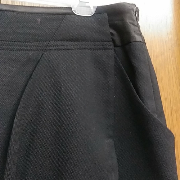 🆕2tone black skirt with satin waist - Picture 3 of 10
